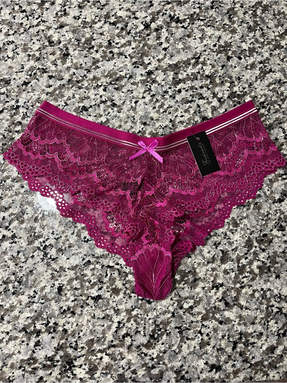 Frederick’s of Hollywood Panty L Pink Lace